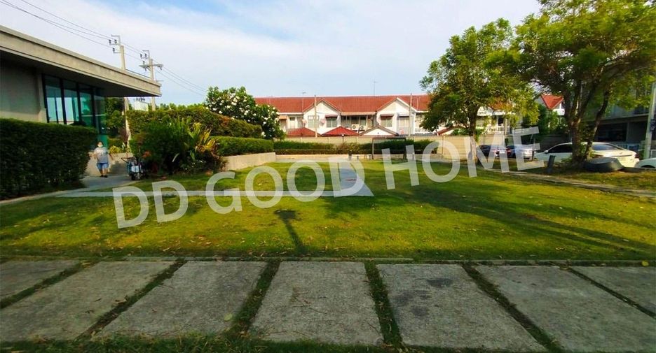 For sale 3 bedrooms townhouse in Don Mueang, Bangkok