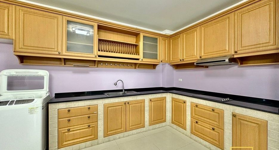 Apartamento en alquiler de 2 habitaciones en Watthana, Bangkok