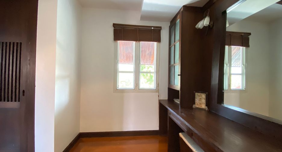 For sale 4 bedrooms house in Mae Wang, Chiang Mai