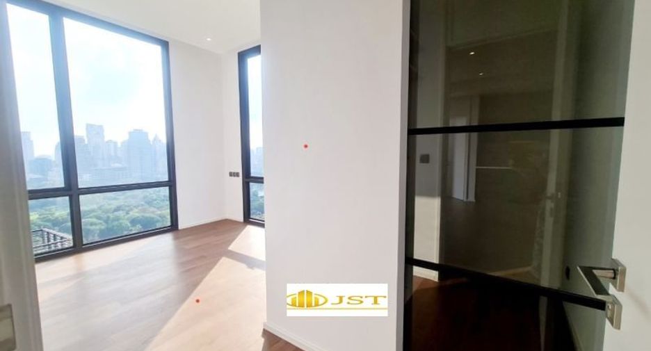 Condo en alquiler y en venta de 3 habitaciones en Pathum Wan, Bangkok