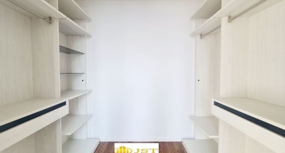 Condo en alquiler y en venta de 3 habitaciones en Pathum Wan, Bangkok