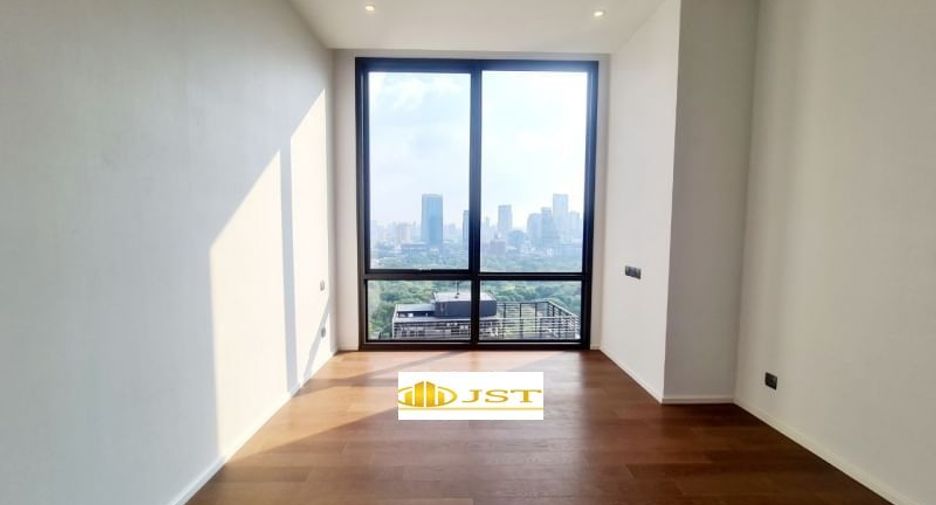 Condo en alquiler y en venta de 3 habitaciones en Pathum Wan, Bangkok