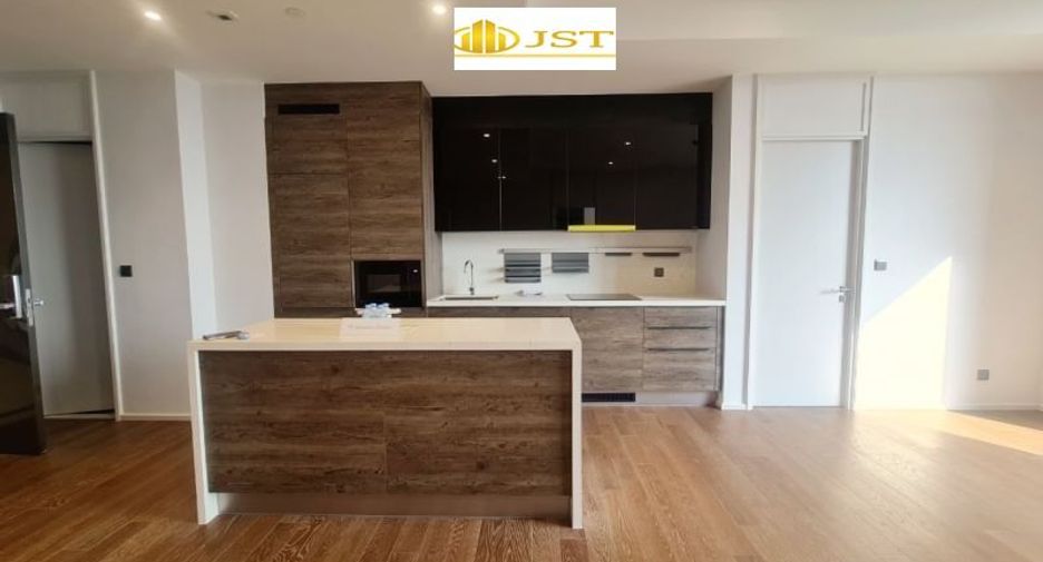 Condo en alquiler y en venta de 3 habitaciones en Pathum Wan, Bangkok