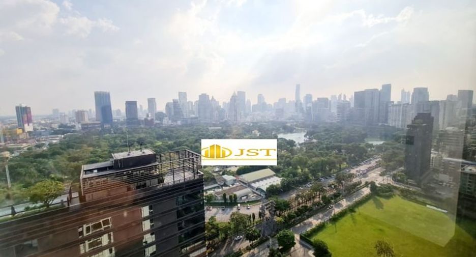 Condo en alquiler y en venta de 3 habitaciones en Pathum Wan, Bangkok