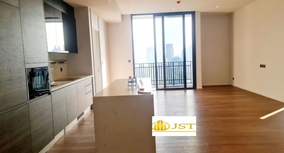 Condo en alquiler y en venta de 3 habitaciones en Pathum Wan, Bangkok