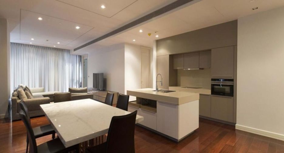 For rent 3 bedrooms condo in Khlong Toei, Bangkok