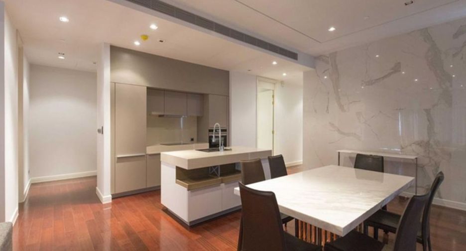 For rent 3 bedrooms condo in Khlong Toei, Bangkok