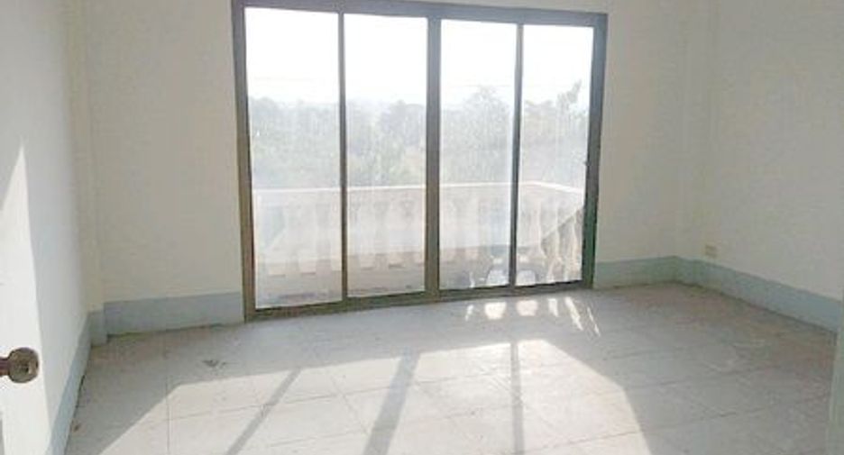 For sale retail Space in Takhli, Nakhon Sawan