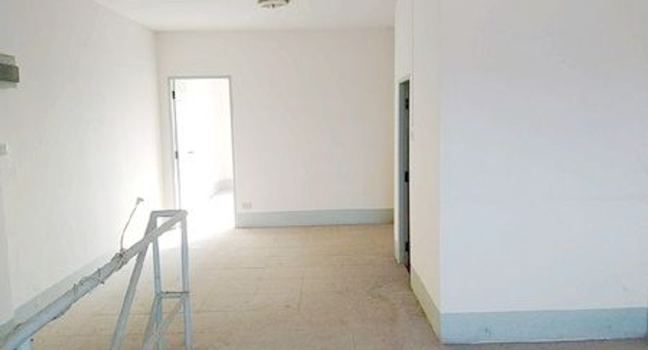 For sale retail Space in Takhli, Nakhon Sawan