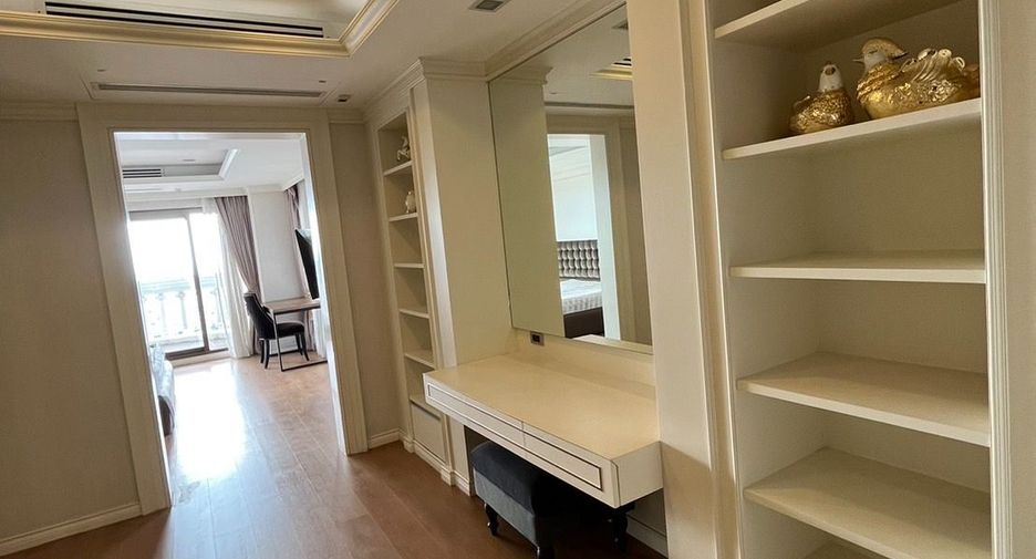 Condo en venta de 3 habitaciones en Bang Rak, Bangkok