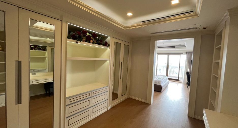 Condo en venta de 3 habitaciones en Bang Rak, Bangkok