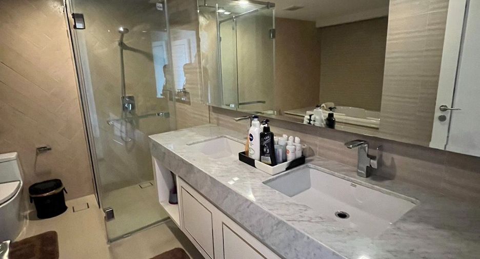 Condo en venta de 3 habitaciones en Bang Rak, Bangkok