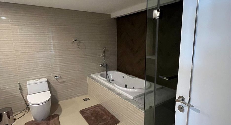 Condo en venta de 3 habitaciones en Bang Rak, Bangkok