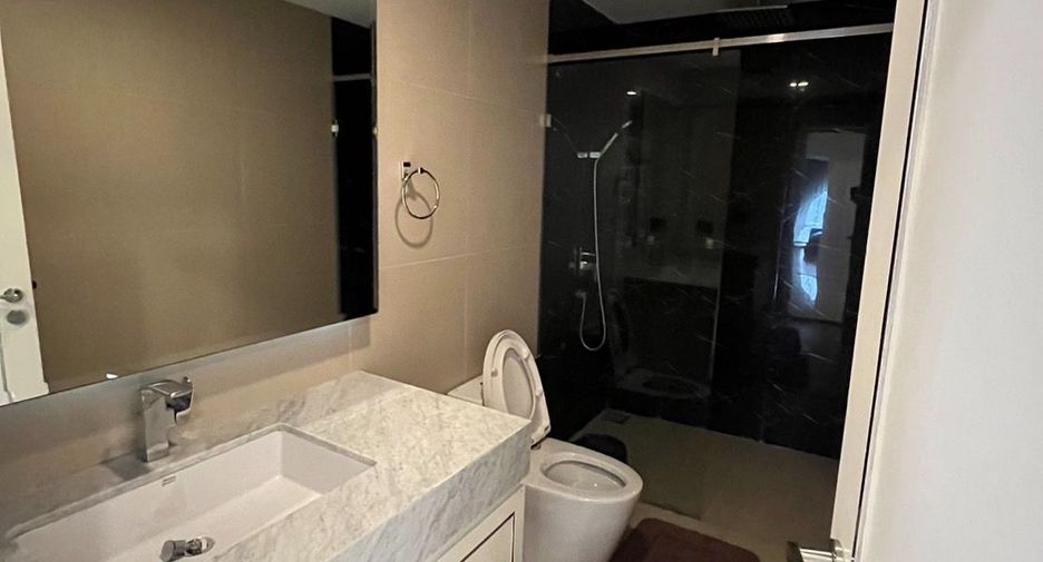 Condo en venta de 3 habitaciones en Bang Rak, Bangkok