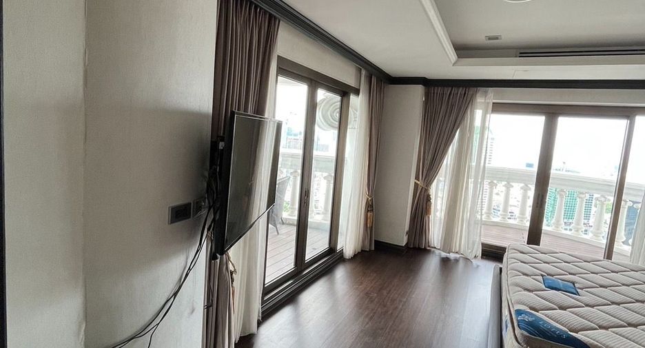 Condo en venta de 3 habitaciones en Bang Rak, Bangkok
