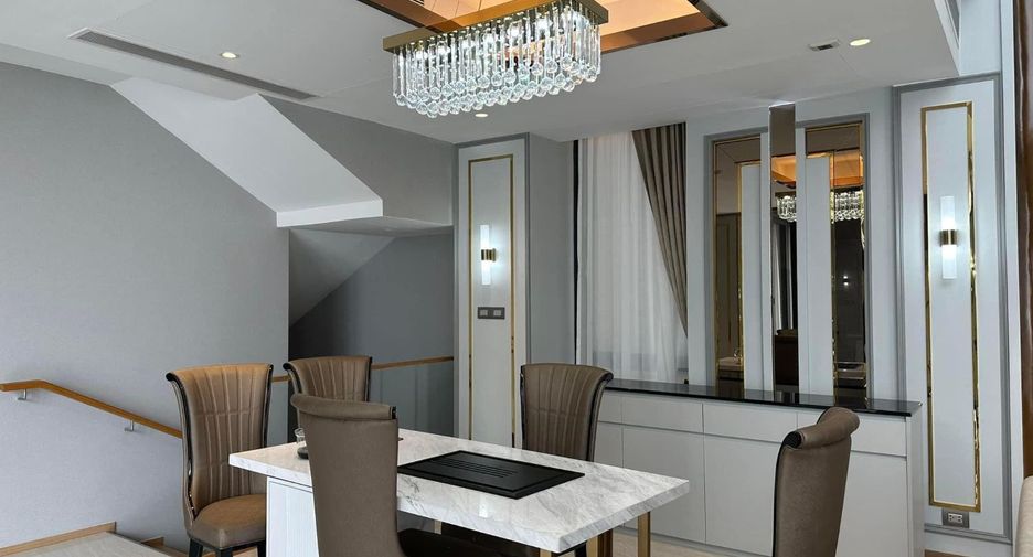 Haus zur Miete mit 5 Zimmer in Yan Nawa, Bangkok