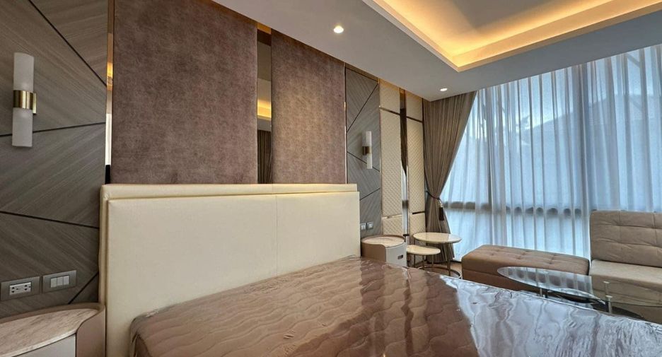 Haus zur Miete mit 5 Zimmer in Yan Nawa, Bangkok