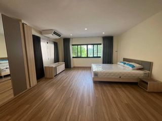 Casa en alquiler de 4 habitaciones en Sathon, Bangkok