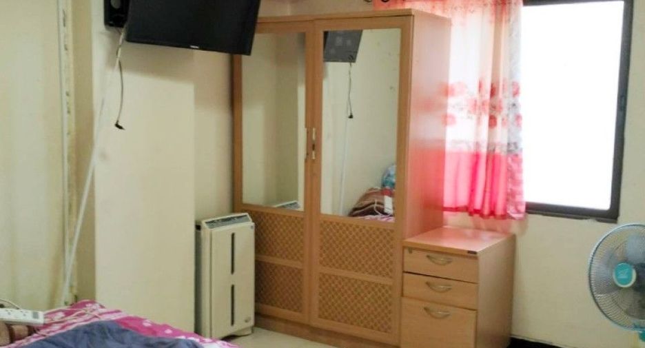 For sale 2 bed condo in Bang Kapi, Bangkok