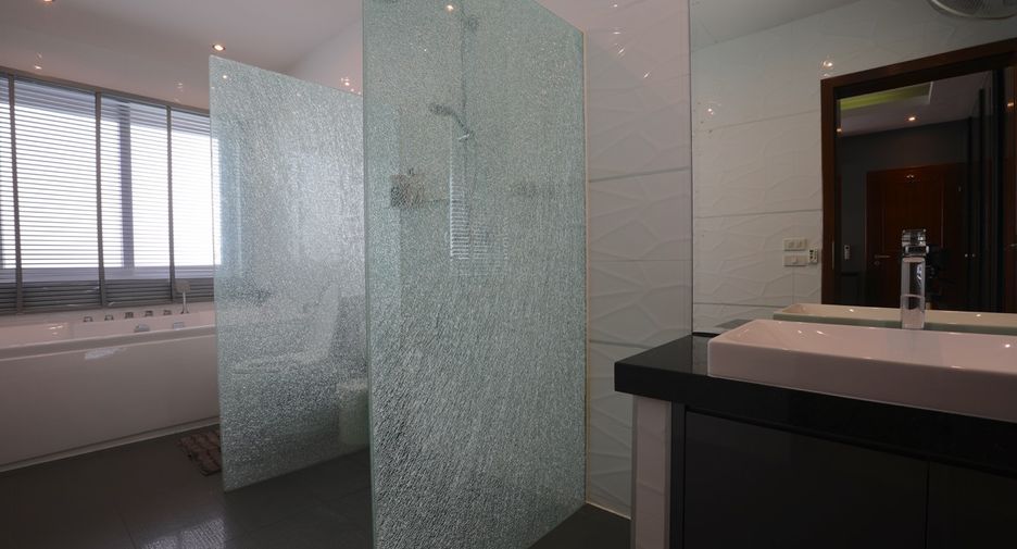 For sale 3 bed house in Bang Lamung, Chonburi