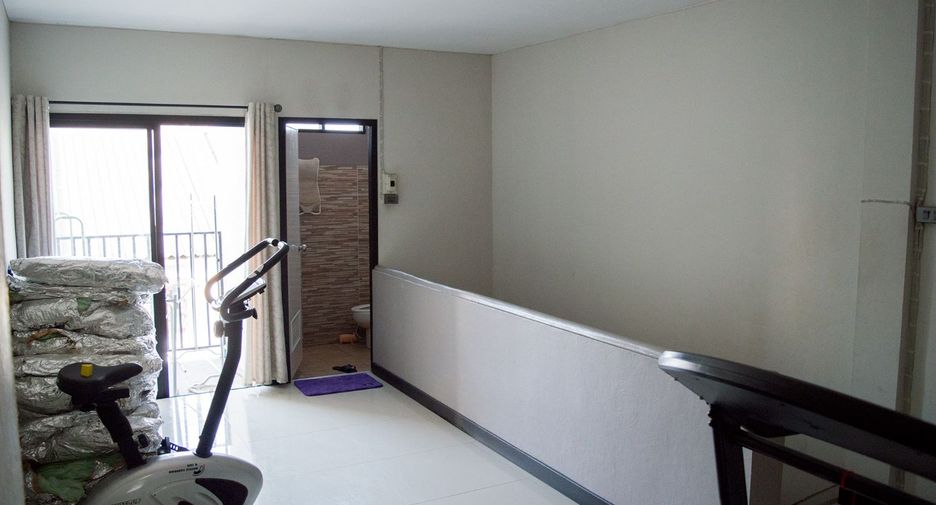 For sale 2 bedrooms retail Space in Mueang Chiang Mai, Chiang Mai