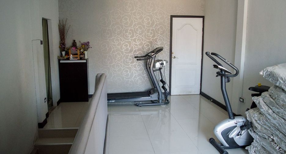 For sale 2 bedrooms retail Space in Mueang Chiang Mai, Chiang Mai