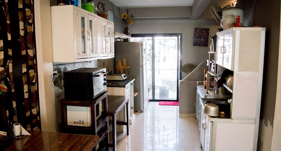 For sale 2 bedrooms retail Space in Mueang Chiang Mai, Chiang Mai