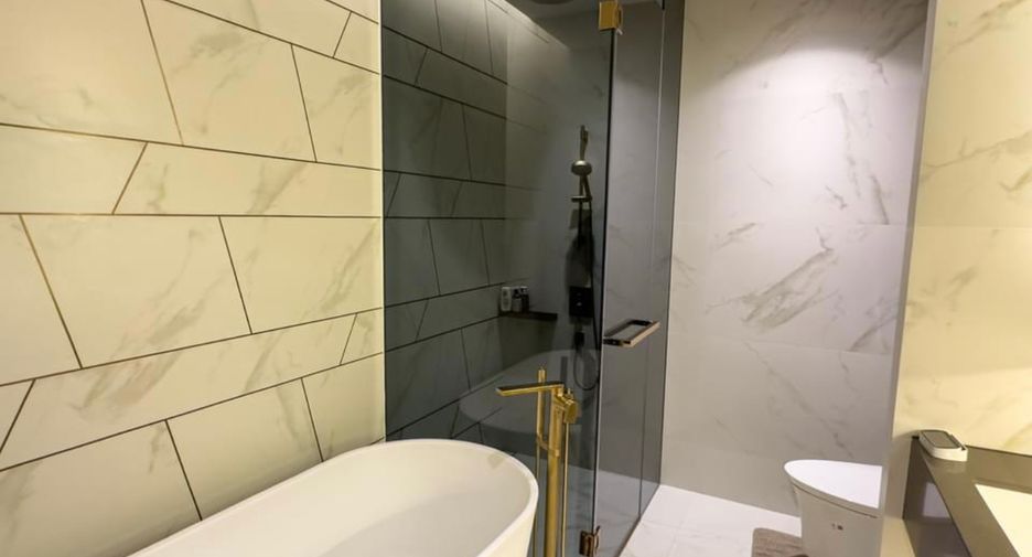 Condo en venta de 4 habitaciones en Khlong Toei, Bangkok