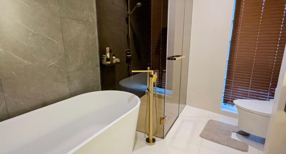 Condo en venta de 4 habitaciones en Khlong Toei, Bangkok