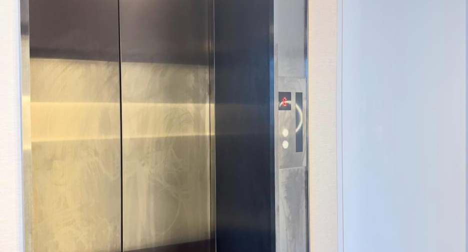 Condo en venta de 4 habitaciones en Khlong Toei, Bangkok