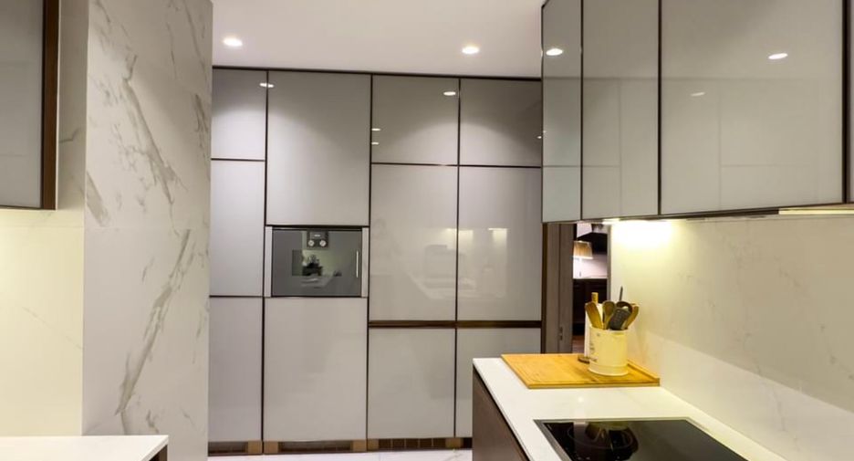 Condo en venta de 4 habitaciones en Khlong Toei, Bangkok