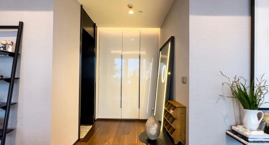 Condo en venta de 4 habitaciones en Khlong Toei, Bangkok