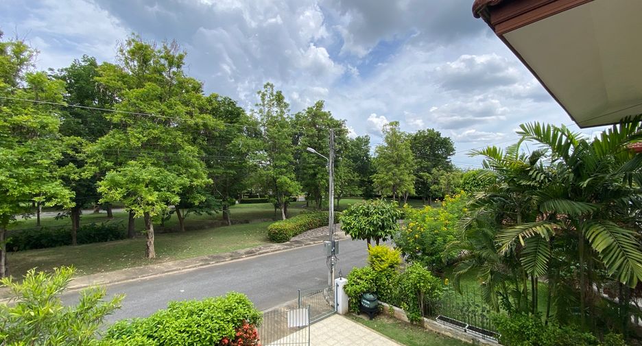 For rent and for sale 3 bedrooms house in San Kamphaeng, Chiang Mai