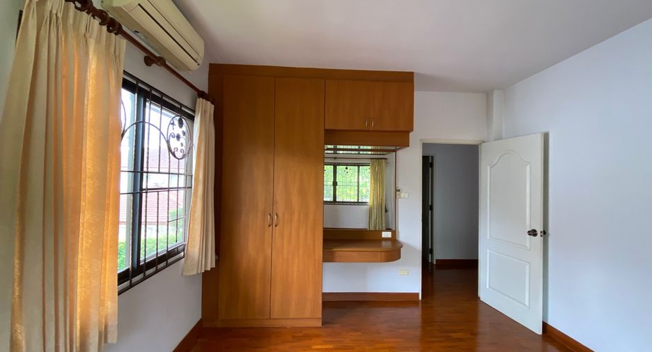 For rent and for sale 3 bedrooms house in San Kamphaeng, Chiang Mai