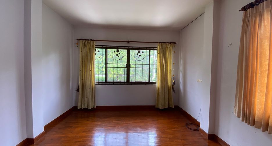 For rent and for sale 3 bedrooms house in San Kamphaeng, Chiang Mai