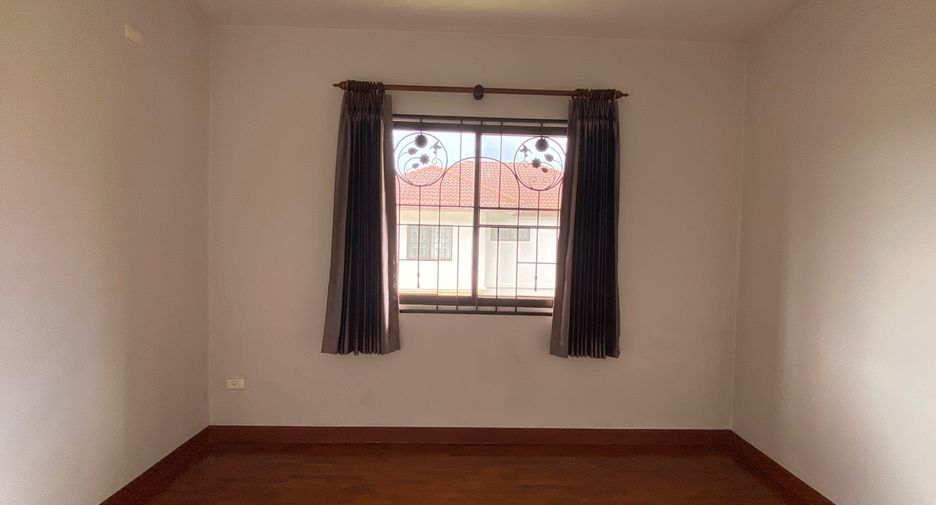 For rent and for sale 3 bedrooms house in San Kamphaeng, Chiang Mai