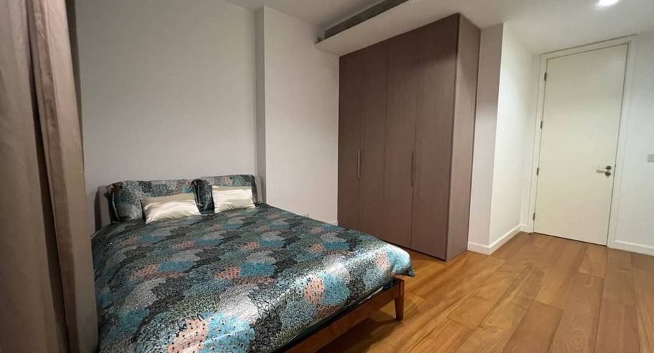 For rent 2 bedrooms condo in Pathum Wan, Bangkok