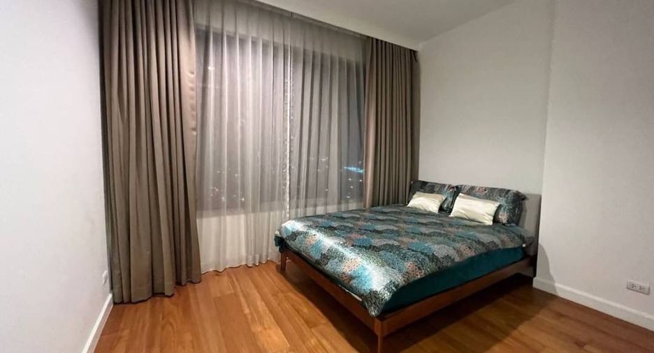 For rent 2 bedrooms condo in Pathum Wan, Bangkok