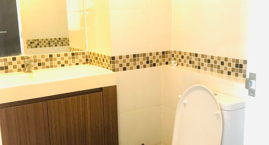For sale 1 bed condo in Phra Khanong, Bangkok
