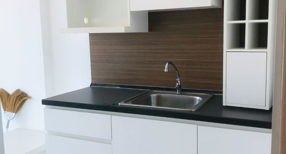 For sale 1 bed condo in Phra Khanong, Bangkok