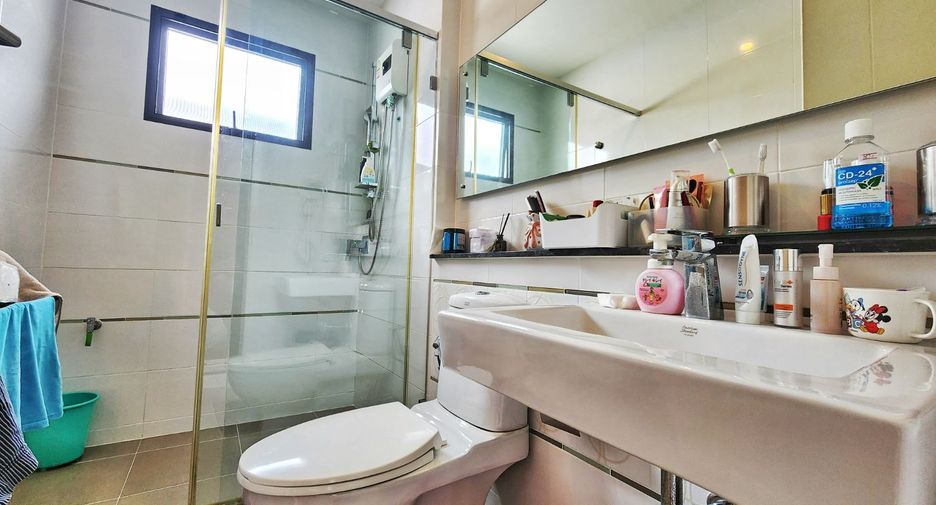 Haus zum Kauf mit 4 Zimmer in Pak Kret, Nonthaburi