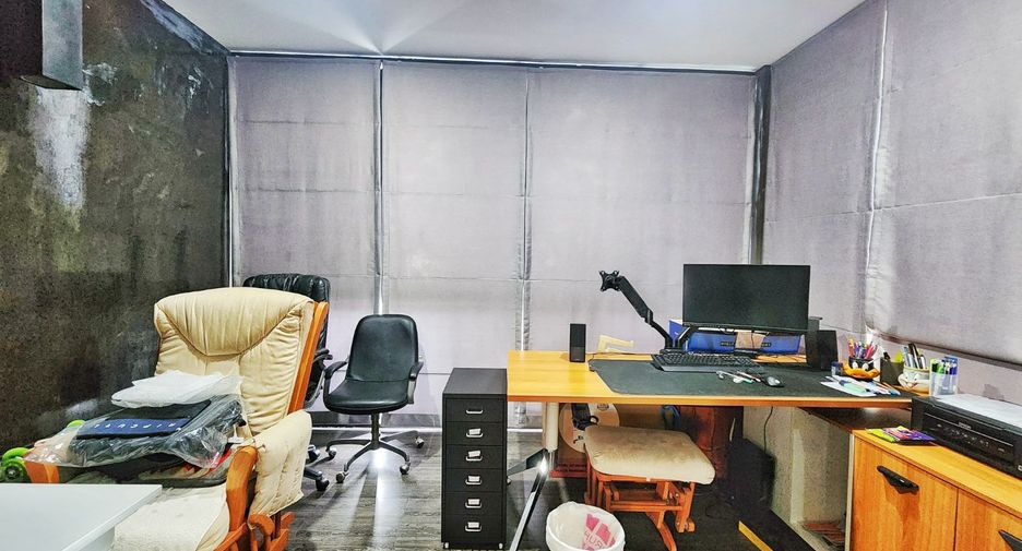 Haus zum Kauf mit 4 Zimmer in Pak Kret, Nonthaburi