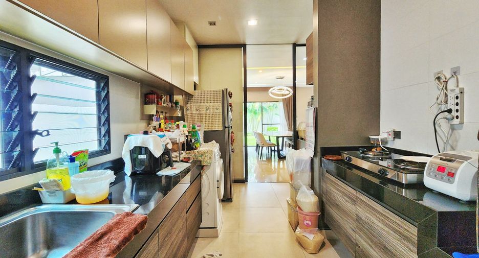 Haus zum Kauf mit 4 Zimmer in Pak Kret, Nonthaburi