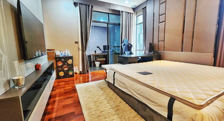 Haus zum Kauf mit 4 Zimmer in Pak Kret, Nonthaburi