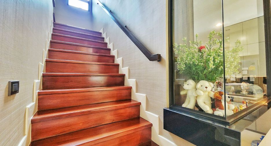 Haus zum Kauf mit 4 Zimmer in Pak Kret, Nonthaburi