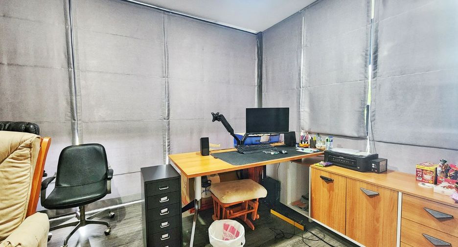 Haus zum Kauf mit 4 Zimmer in Pak Kret, Nonthaburi