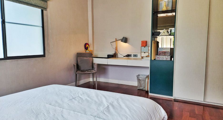 Haus zum Kauf mit 4 Zimmer in Pak Kret, Nonthaburi