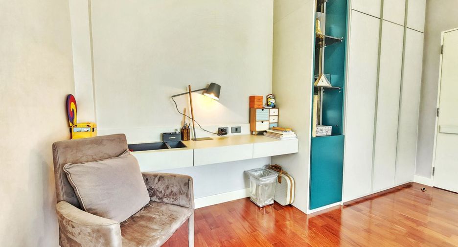 Haus zum Kauf mit 4 Zimmer in Pak Kret, Nonthaburi