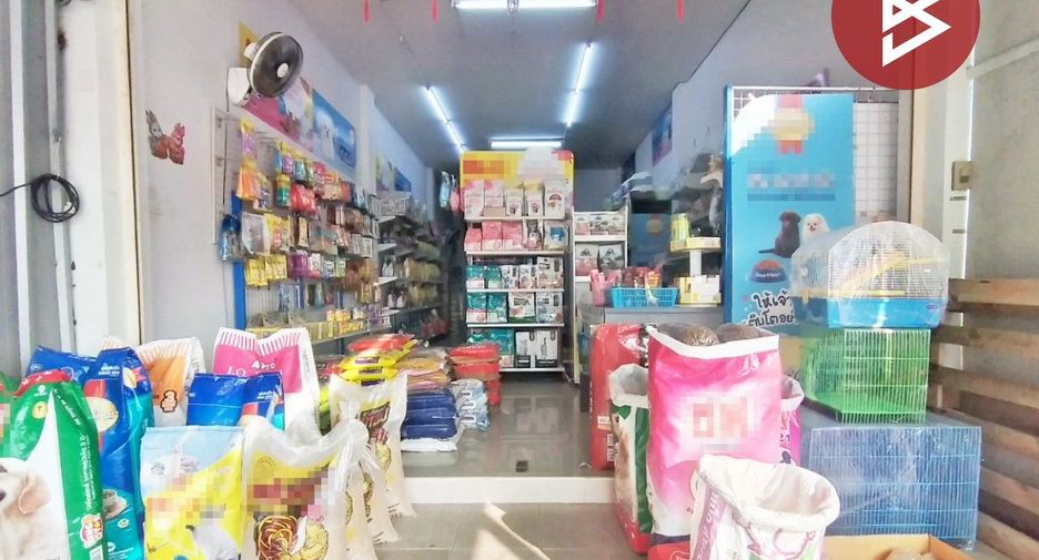 For sale 2 bed retail Space in Bang Bo, Samut Prakan