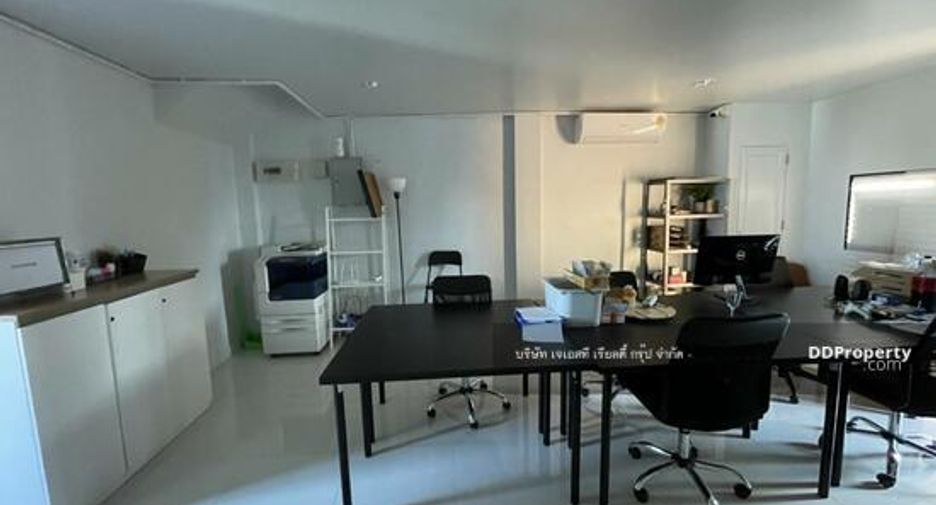 For sale 3 bedrooms house in Bang Na, Bangkok